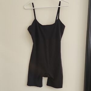 Spanx Thin-stincts Closed Bust Mid Thigh Bodysuit